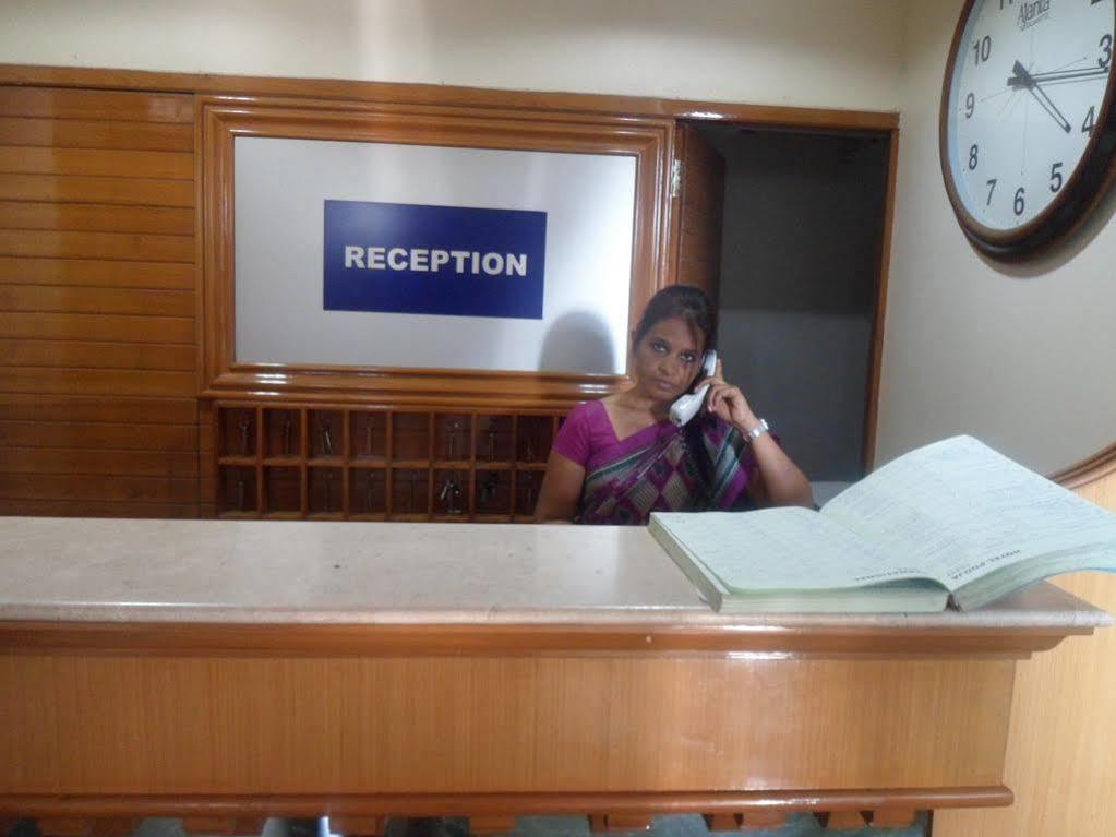 Pooja International Nashik Hotel Exterior foto