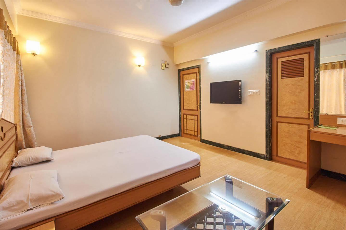 Pooja International Nashik Hotel Exterior foto